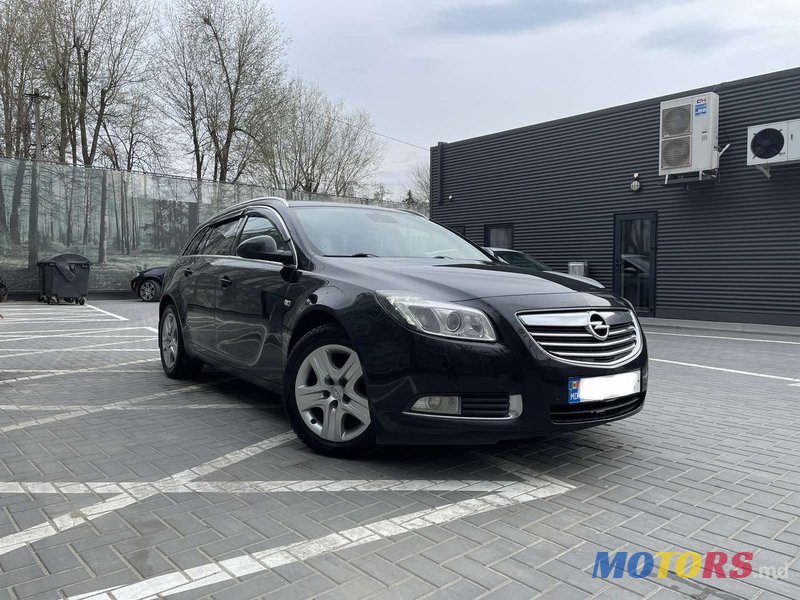 2011' Opel Insignia photo #2