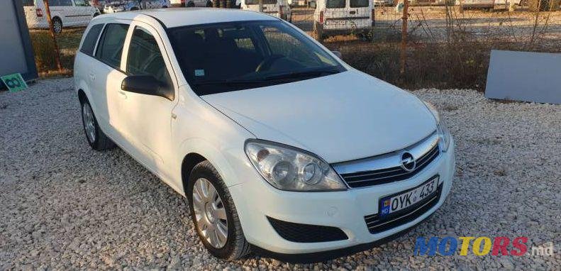 2008' Opel Astra photo #3