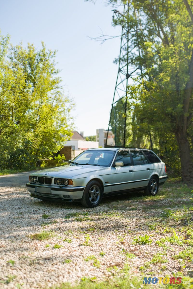 1995' BMW 5 Series Touring photo #1