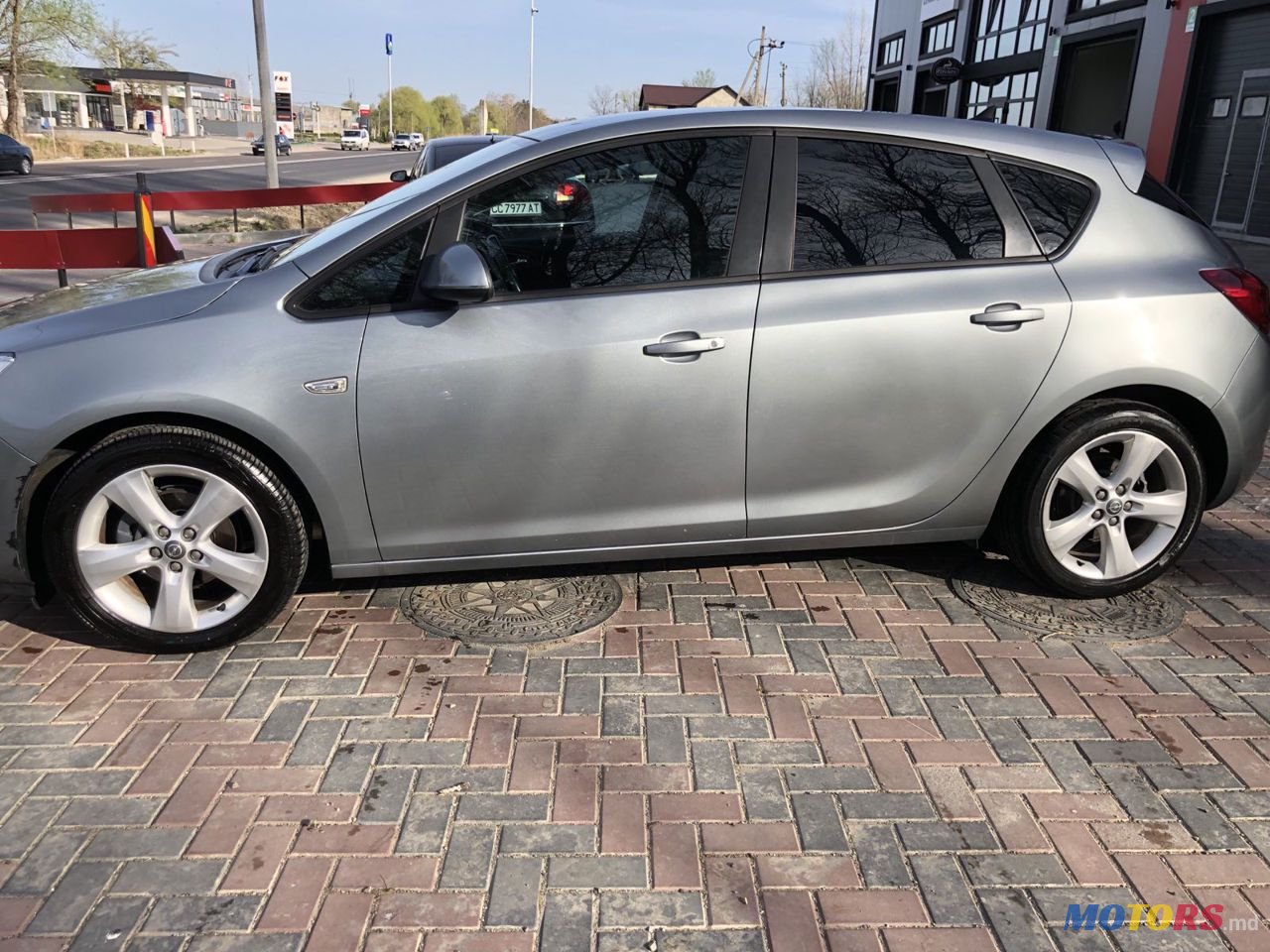 2011' Opel Astra photo #5