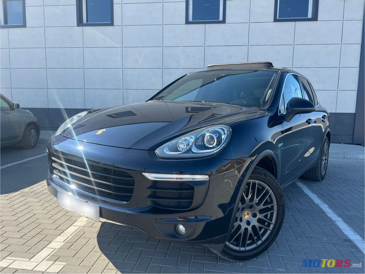 2016' Porsche Cayenne photo #2