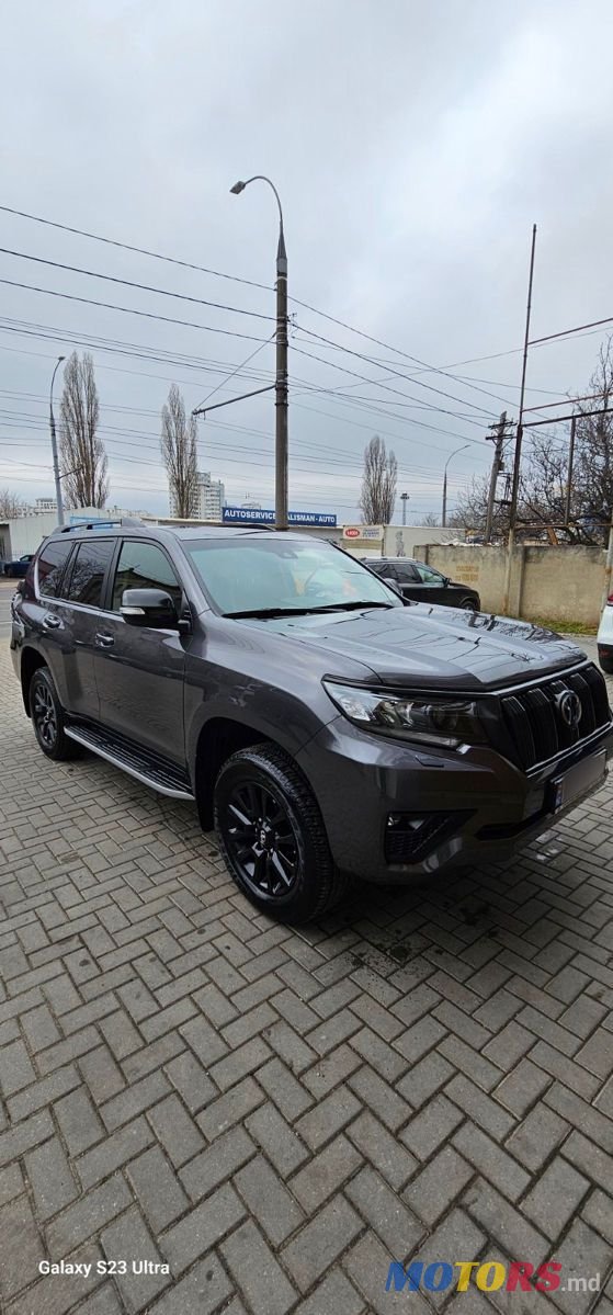 2022' Toyota Land Cruiser Prado photo #2