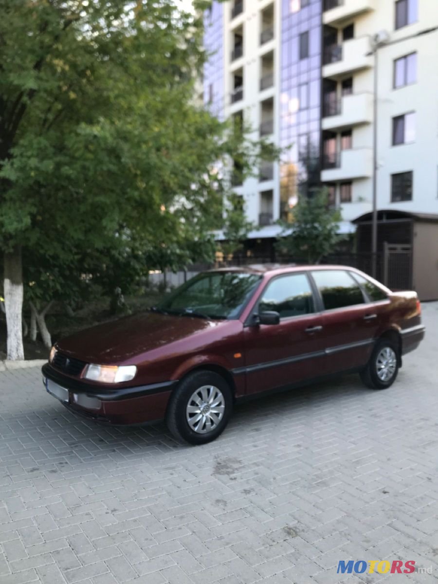 1995' Volkswagen Passat photo #2