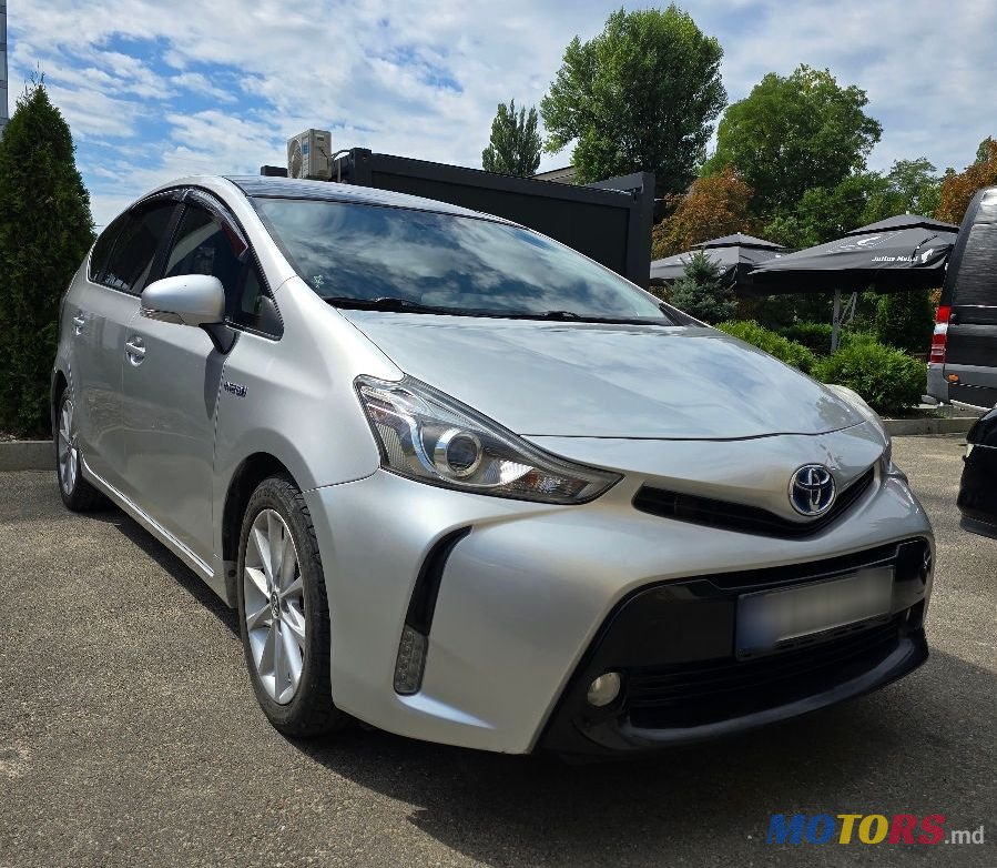 2015' Toyota Prius + photo #1