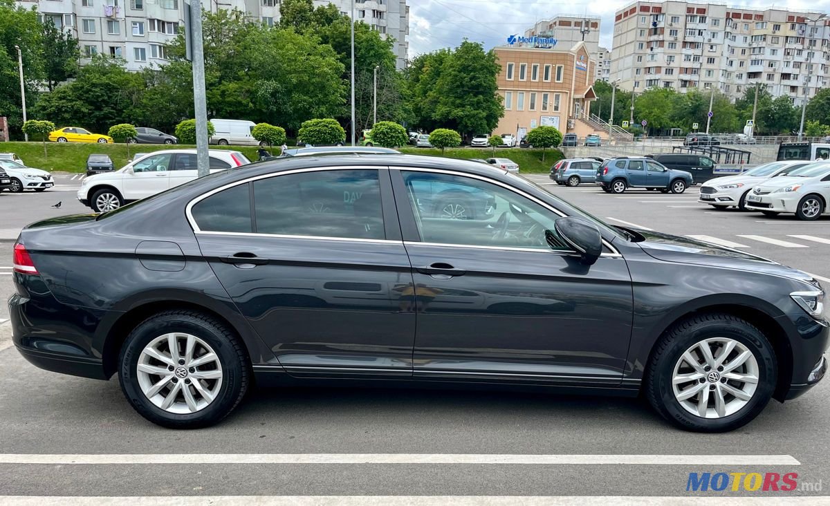 2018' Volkswagen Passat photo #4