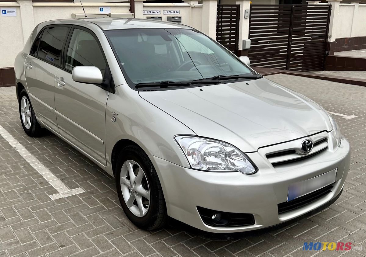 2005' Toyota Corolla photo #1