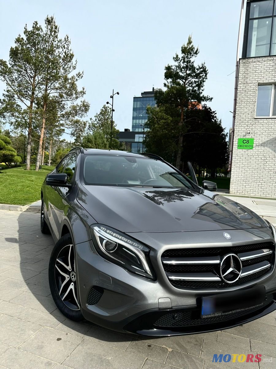 2015' Mercedes-Benz GLA photo #2