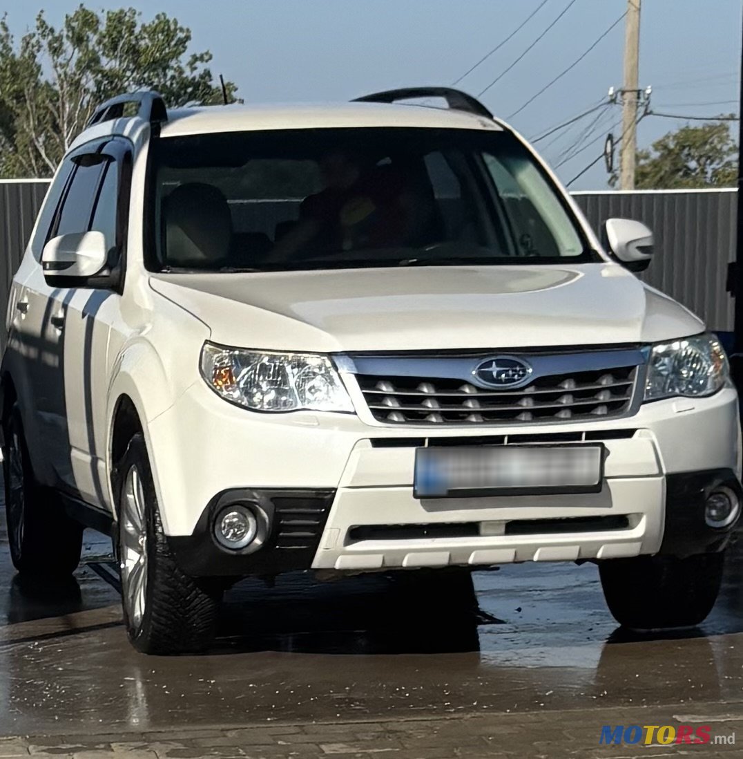 2011' Subaru Forester photo #1