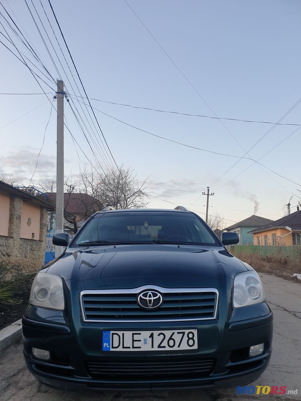 2004' Toyota Avensis photo #1