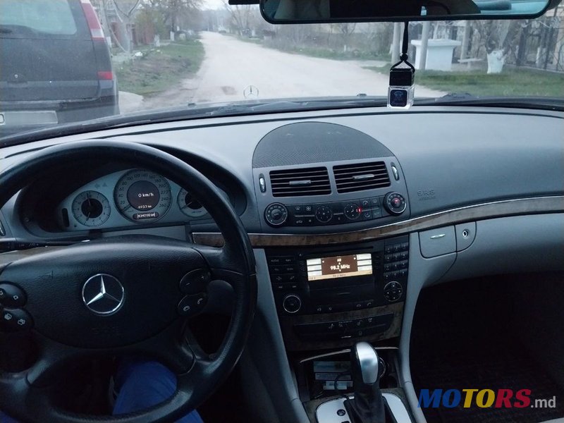 2005' Mercedes-Benz E-Class photo #6
