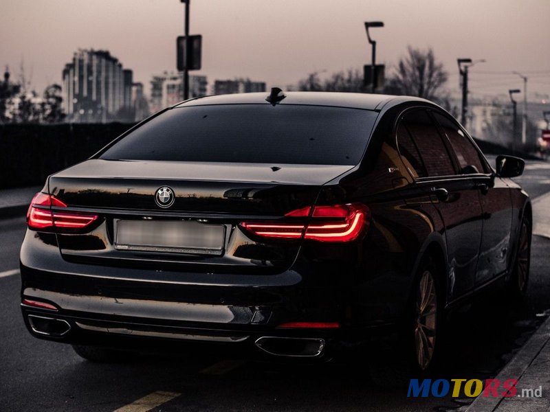 2016' BMW 7 Series photo #1