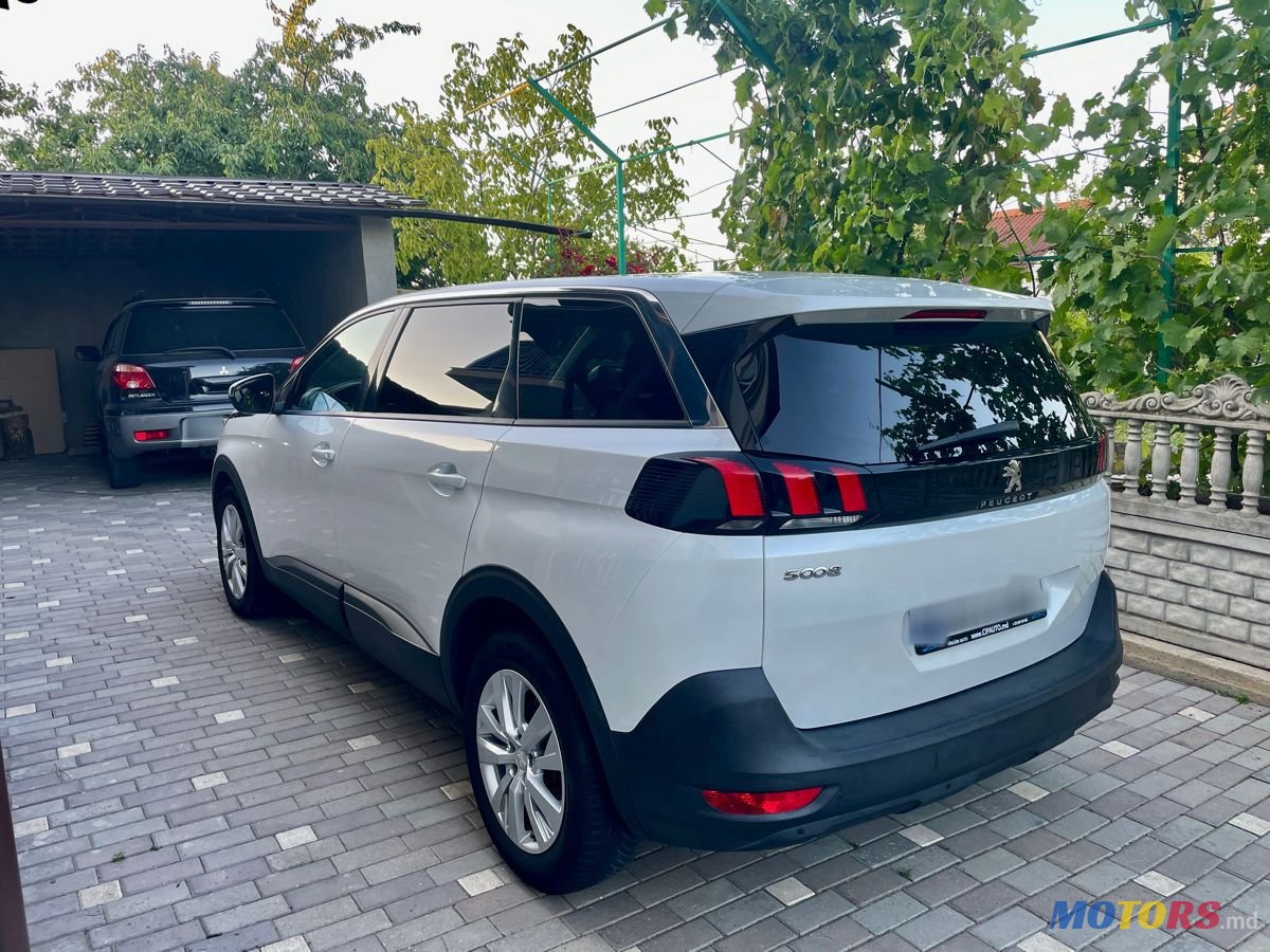 2020' Peugeot 5008 photo #3