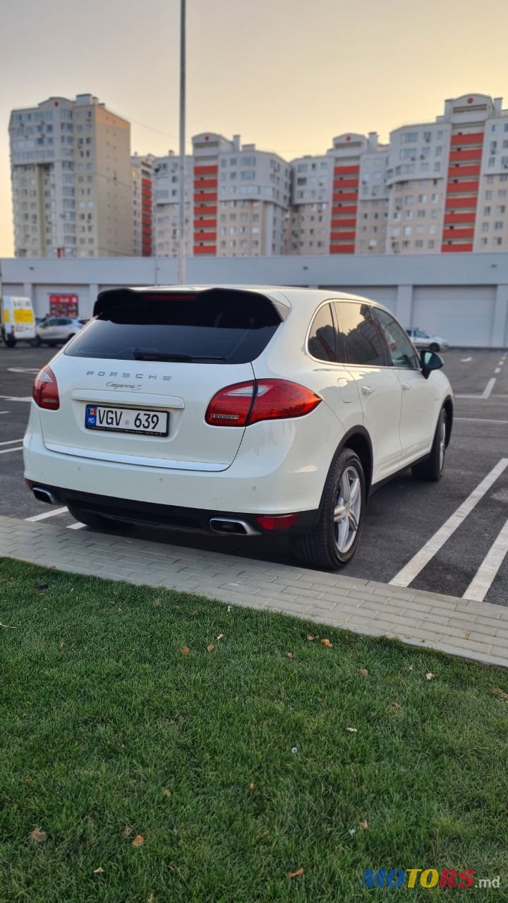 2011' Porsche Cayenne photo #4