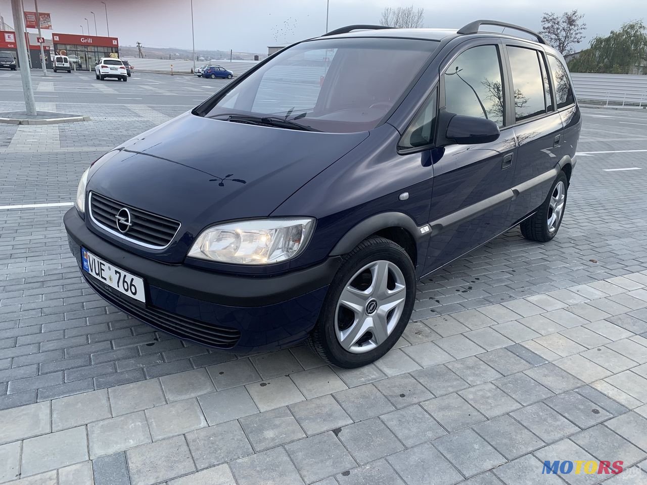 2002' Opel Zafira photo #1