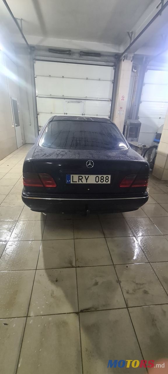 2000' Mercedes-Benz E Класс photo #1