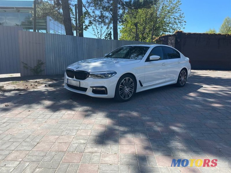 2019' BMW 5 Series photo #2