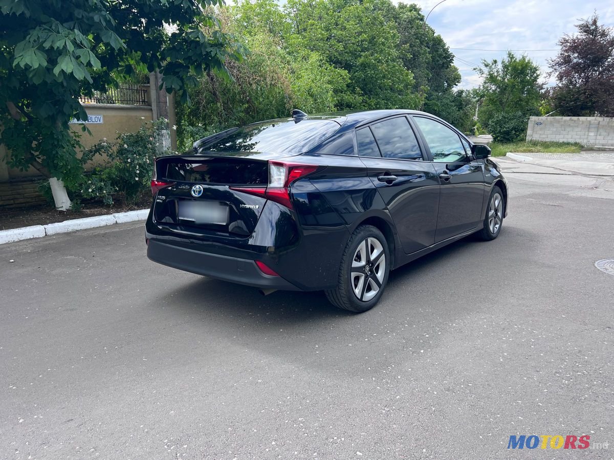 2019' Toyota Prius photo #2