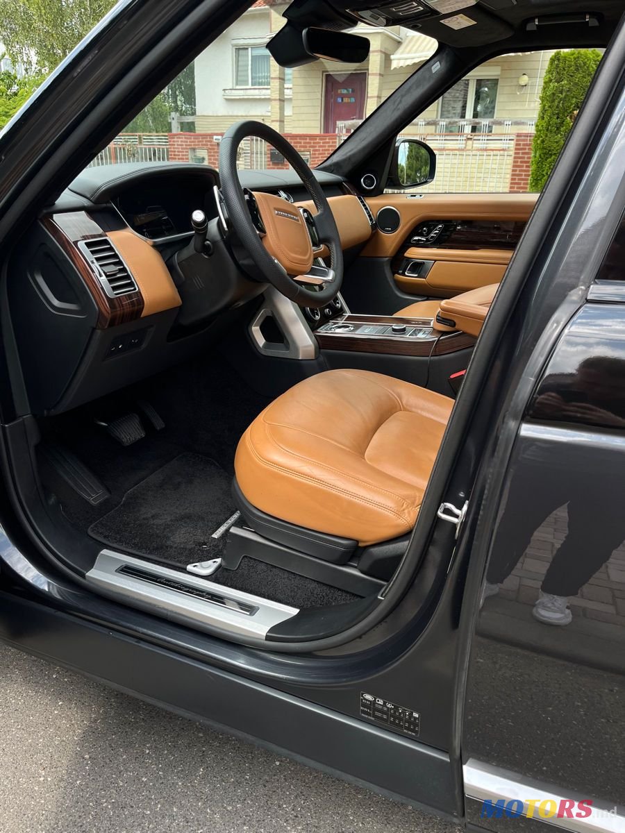 2019' Land Rover Range Rover photo #6