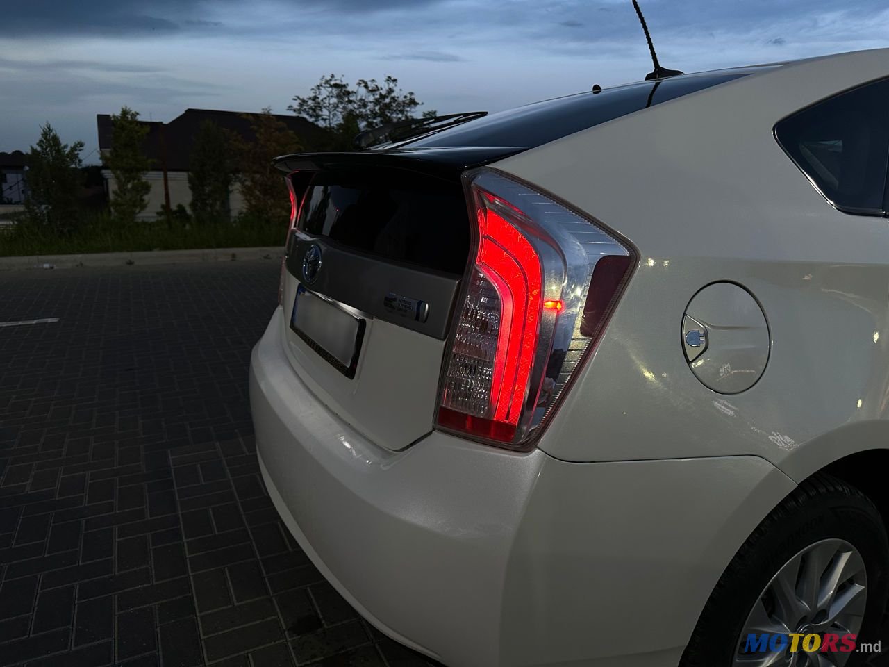 2013' Toyota Prius photo #5