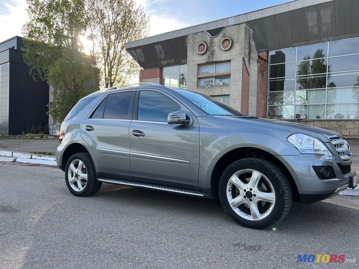 2010' Mercedes-Benz M Класс photo #3