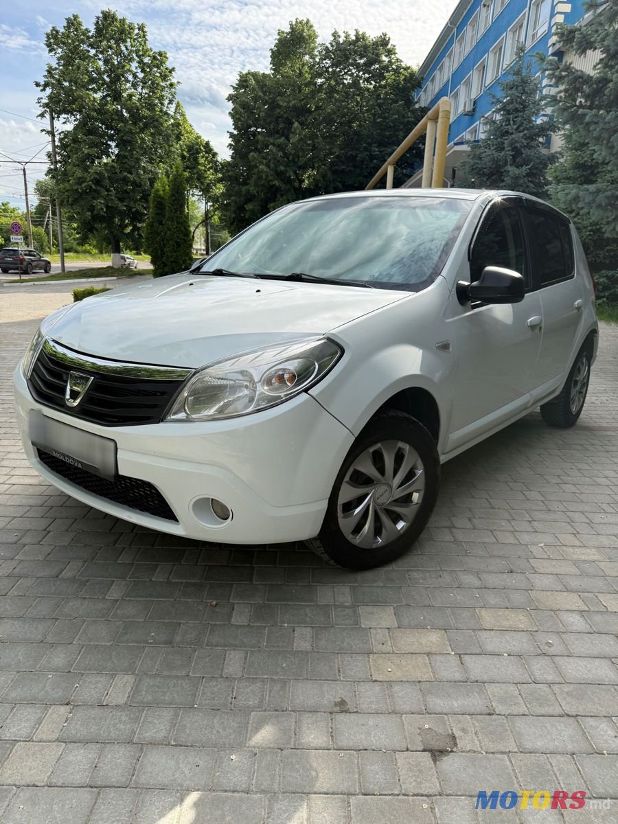 2012' Dacia Sandero photo #2
