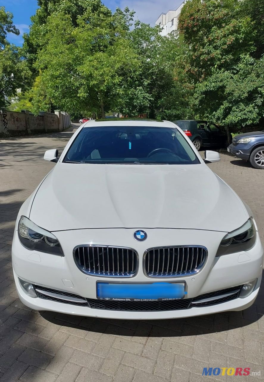 2013' BMW 5 Series photo #2