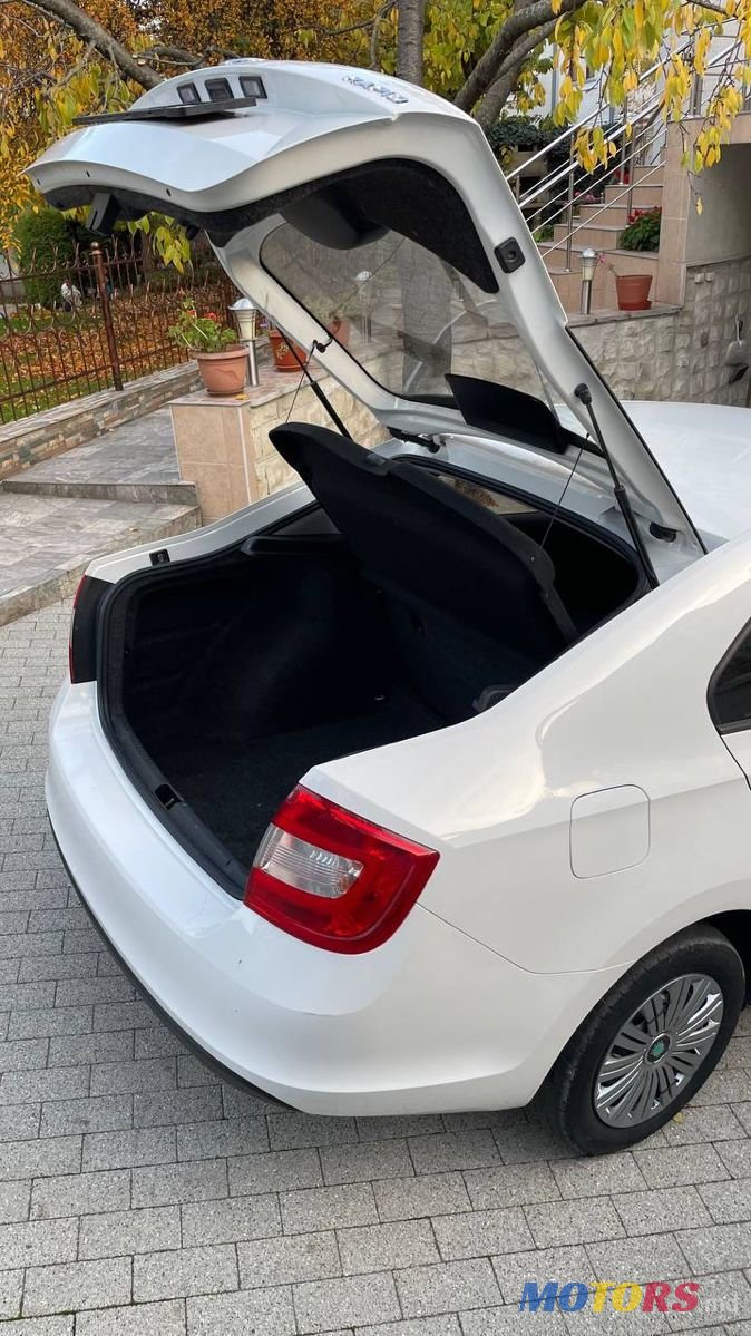 2014' Skoda Rapid photo #6