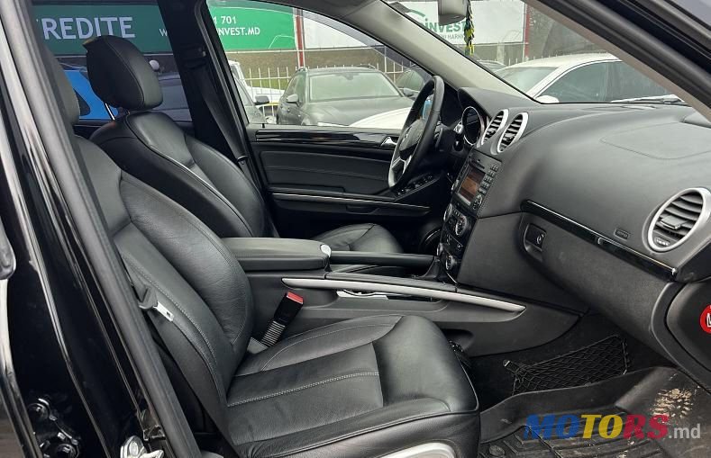 2011' Mercedes-Benz GL-Class photo #2