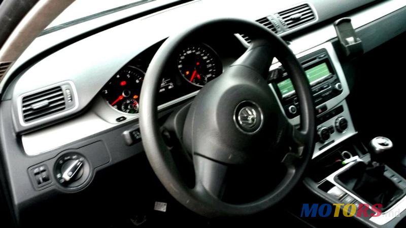 2013' Volkswagen Passat photo #4