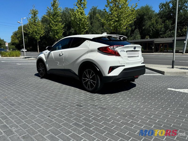 2018' Toyota C-HR photo #4