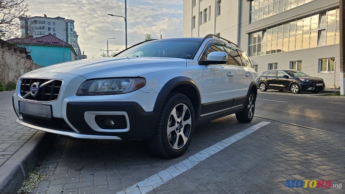 2010' Volvo XC70 photo #2