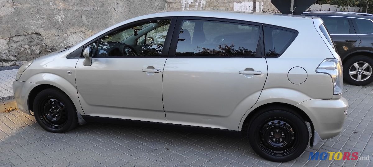 2006' Toyota Corolla Verso photo #4