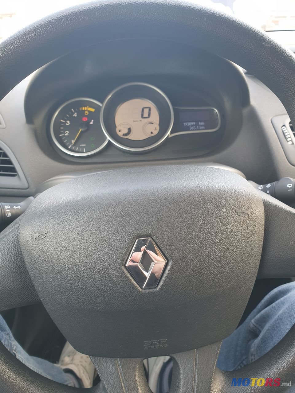 2011' Renault Megane photo #3