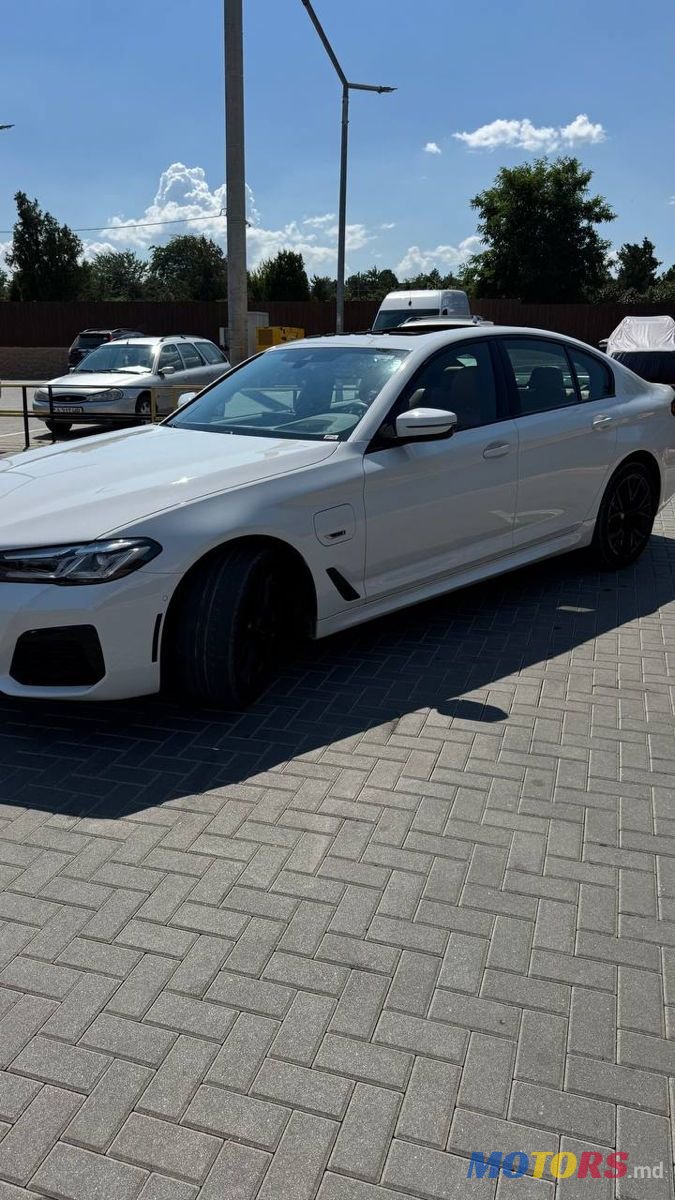 2023' BMW 5 Series photo #4