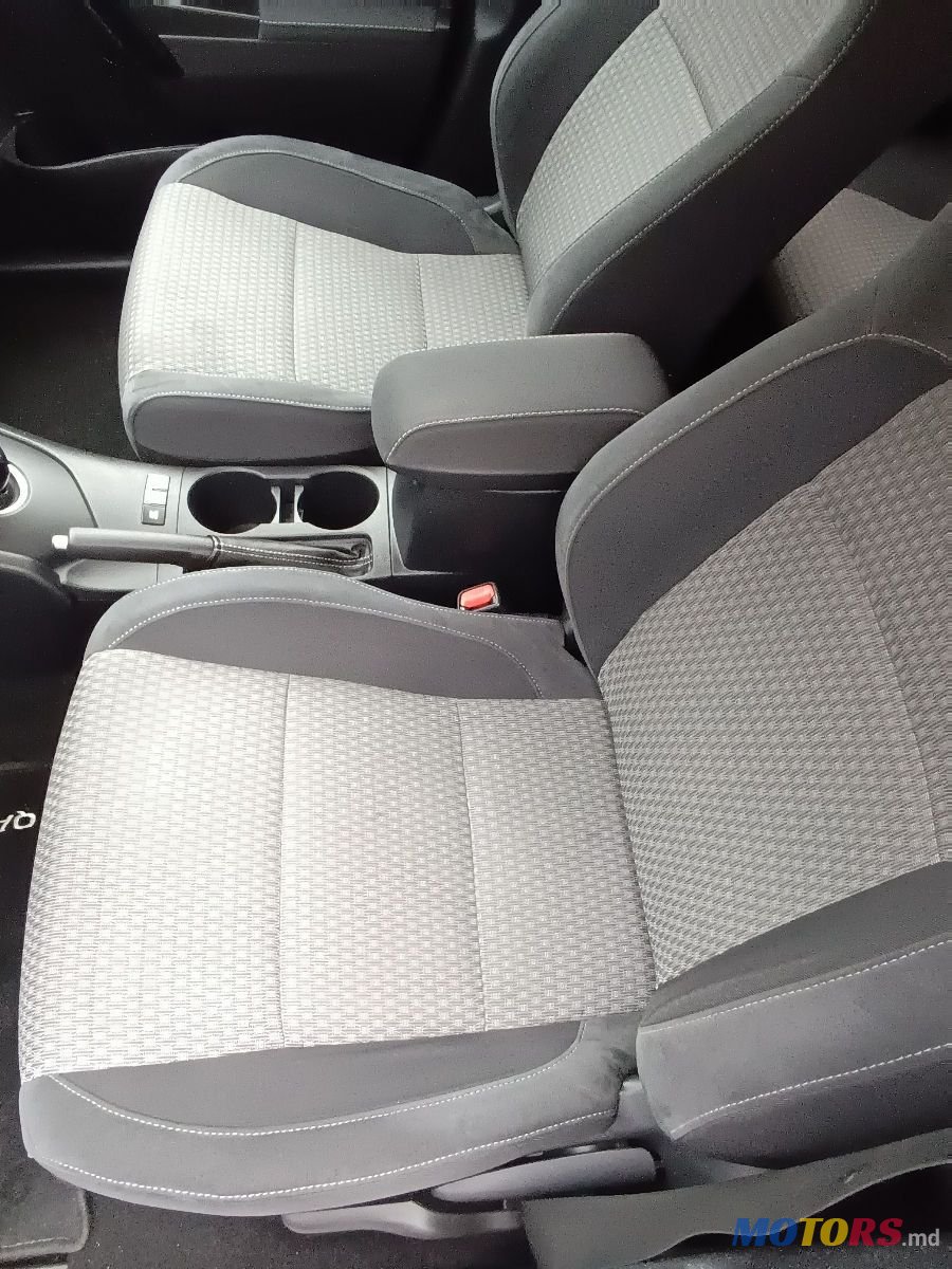 2018' Toyota Auris photo #3