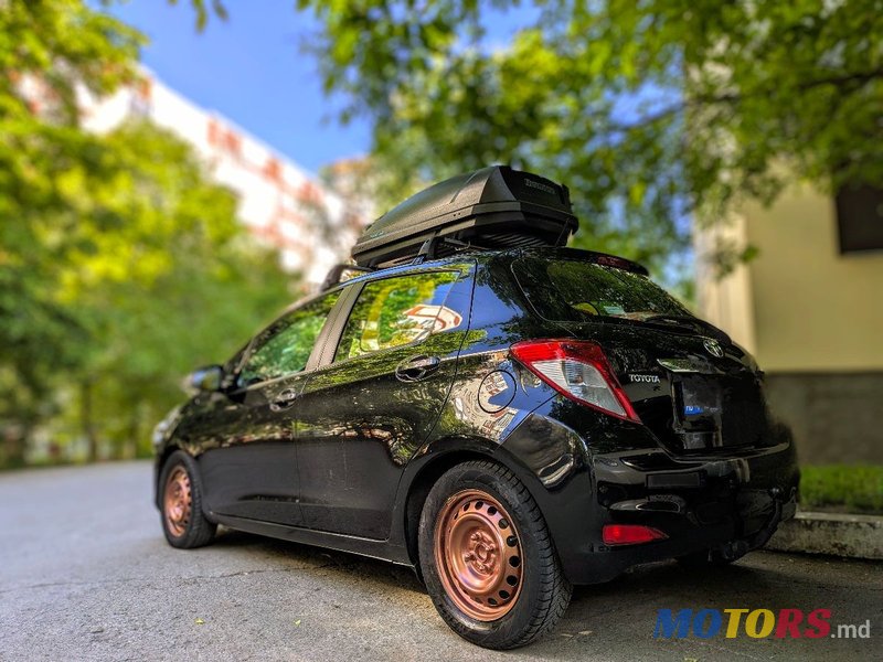 2012' Toyota Yaris photo #6