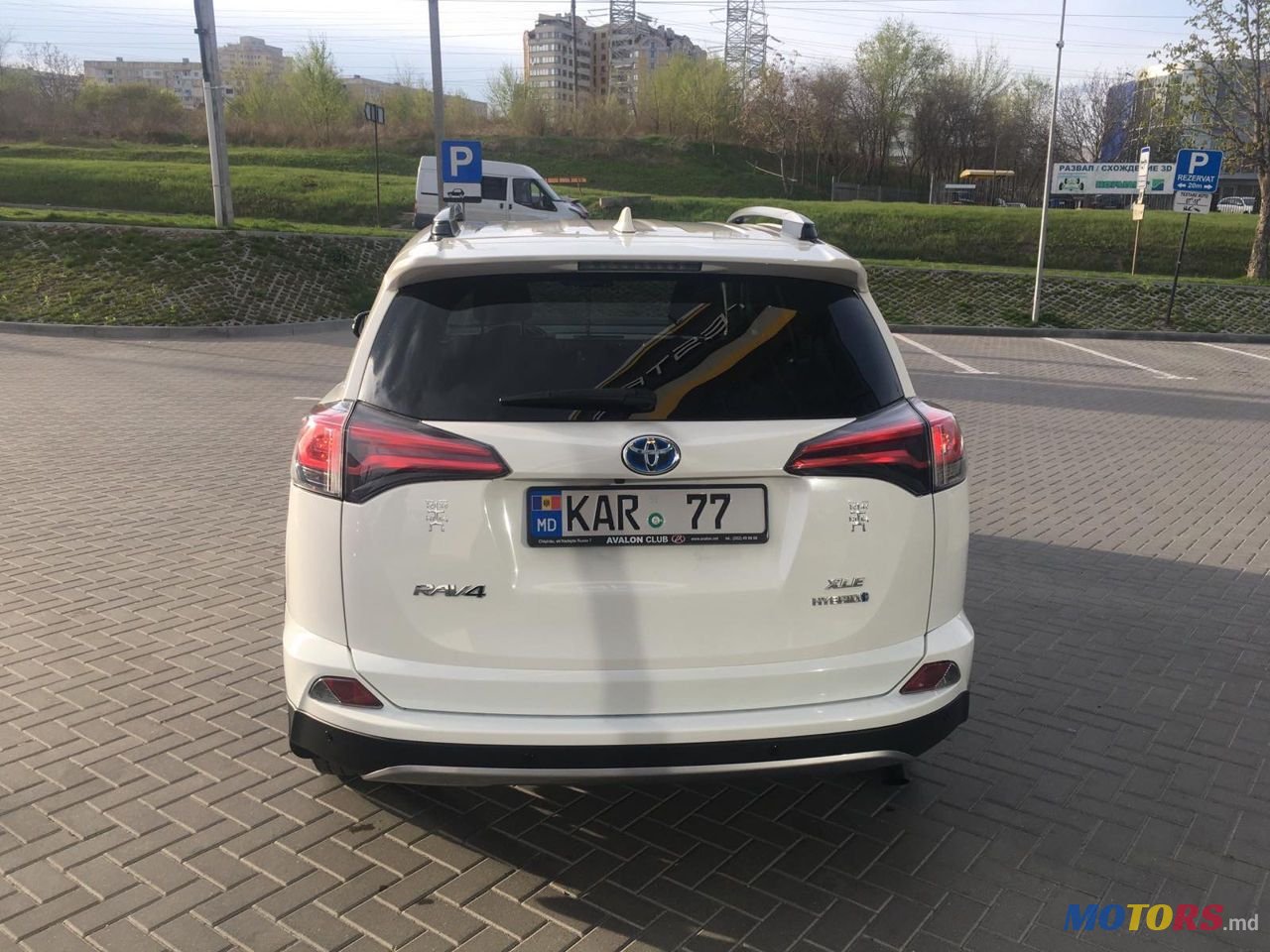 2017' Toyota RAV4 photo #2