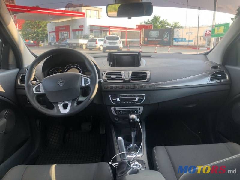 2012' Renault Megane photo #5