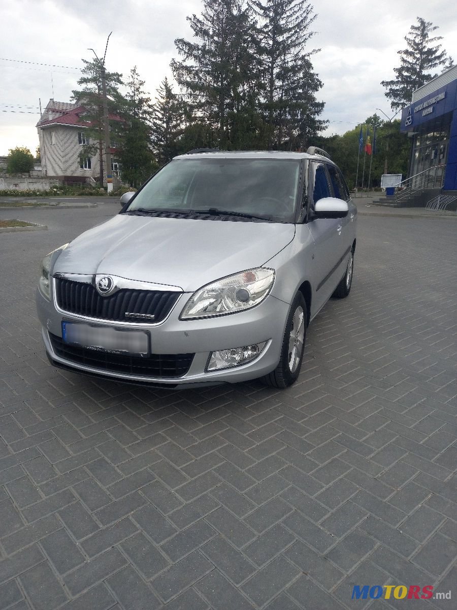 2013' Skoda Fabia photo #2