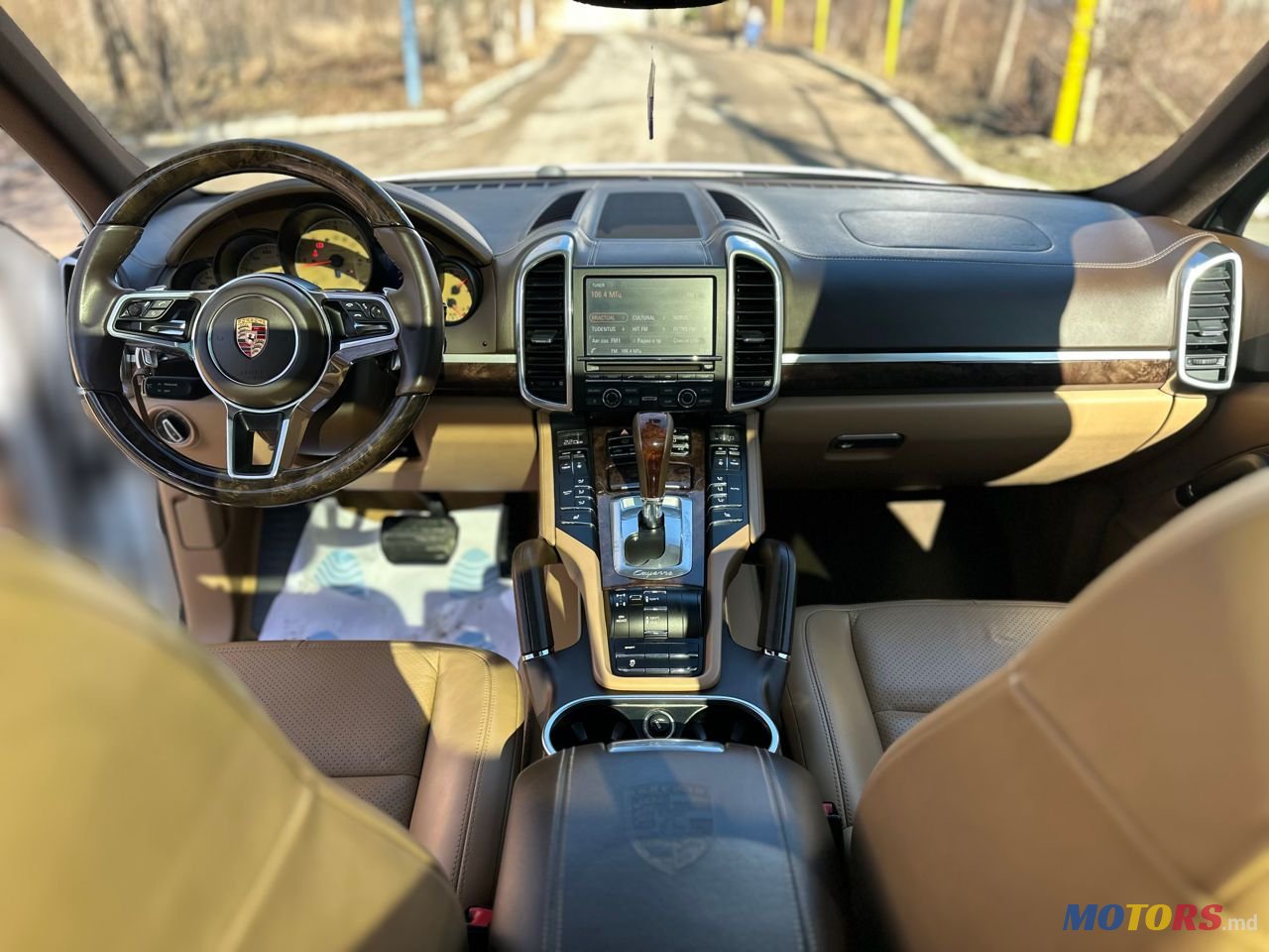 2015' Porsche Cayenne photo #3