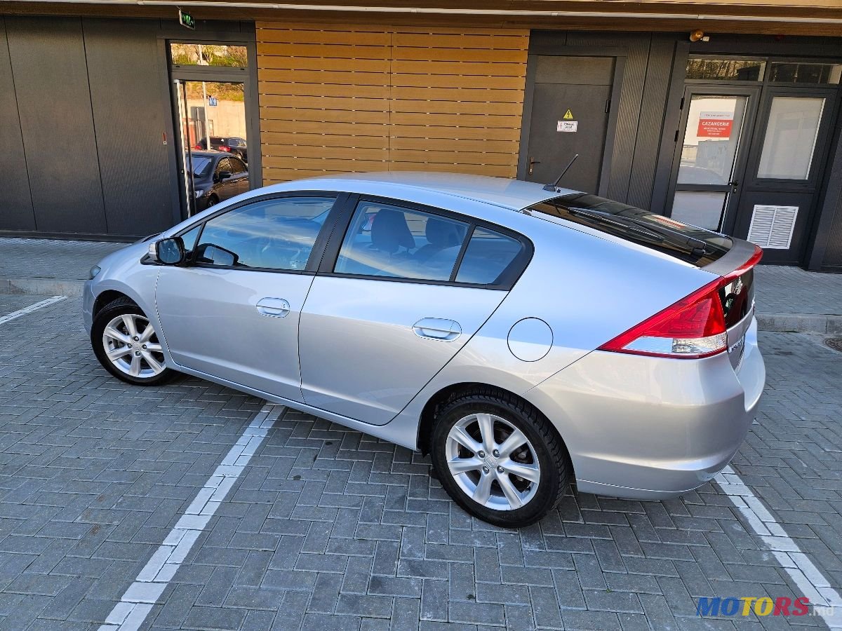 2010' Honda Insight photo #3