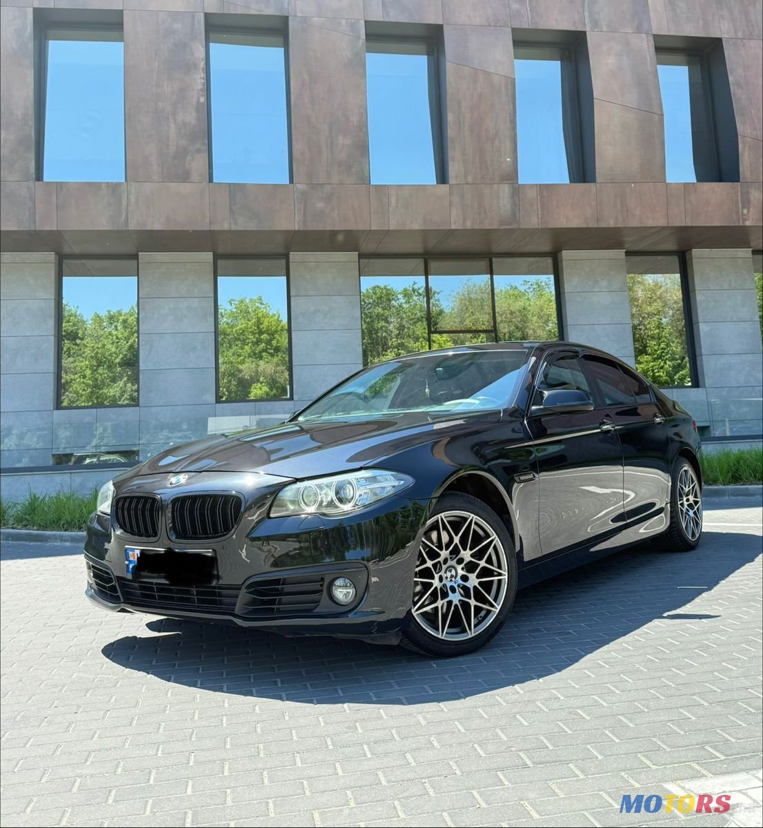 2015' BMW 5 Series photo #1