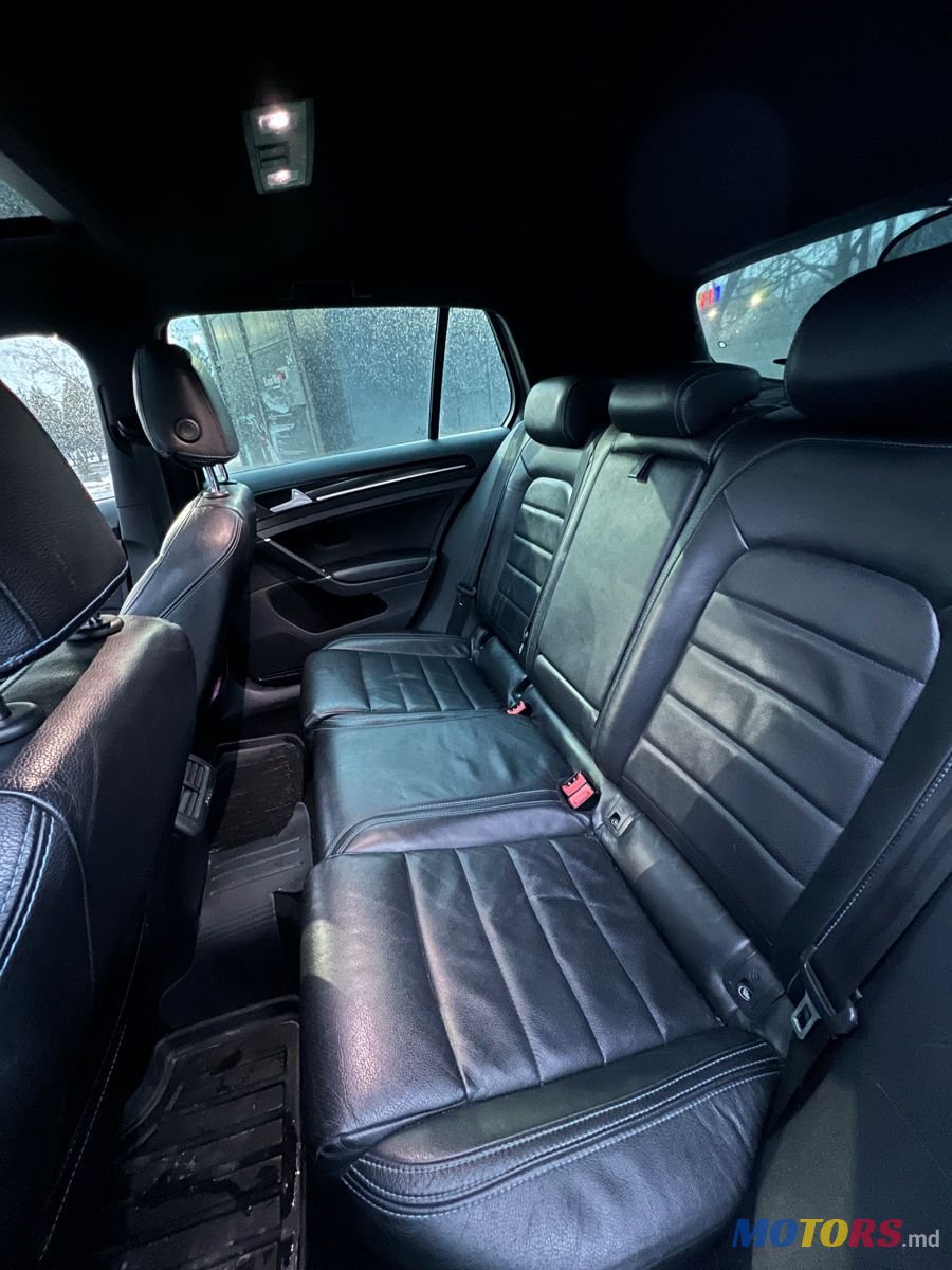 2015' Volkswagen Golf photo #6