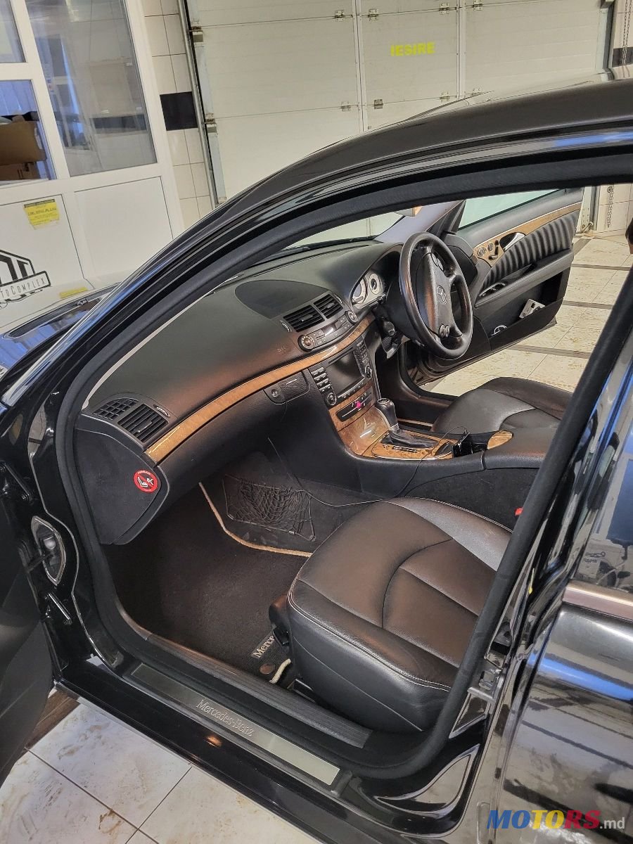 2008' Mercedes-Benz E-Class photo #2