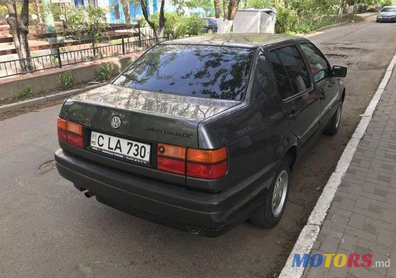 1994' Volkswagen Vento photo #2