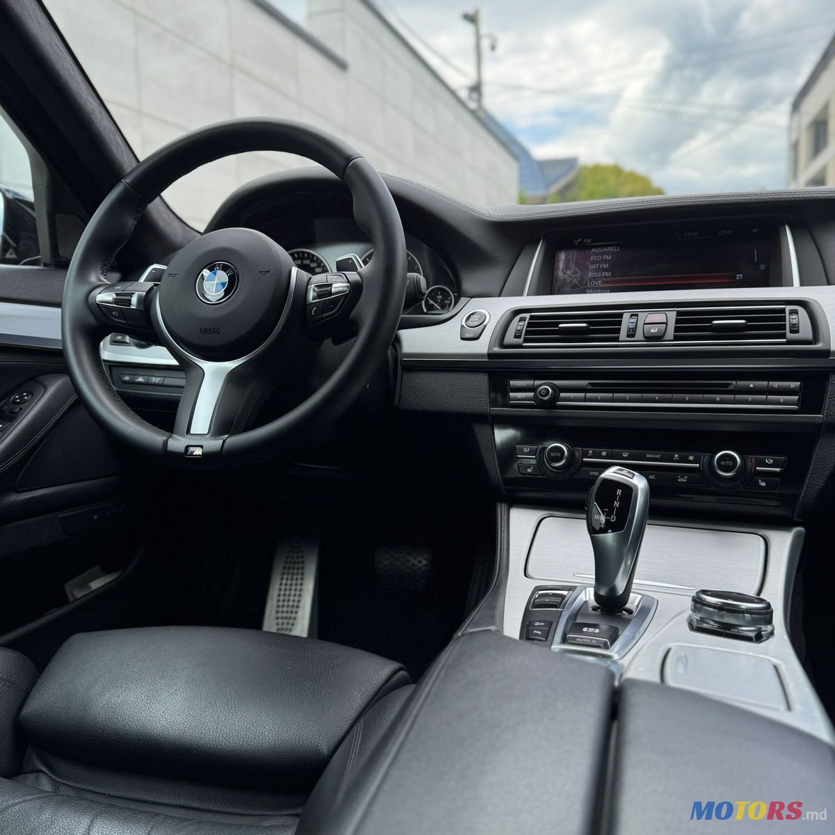 2015' BMW 5 Series photo #3
