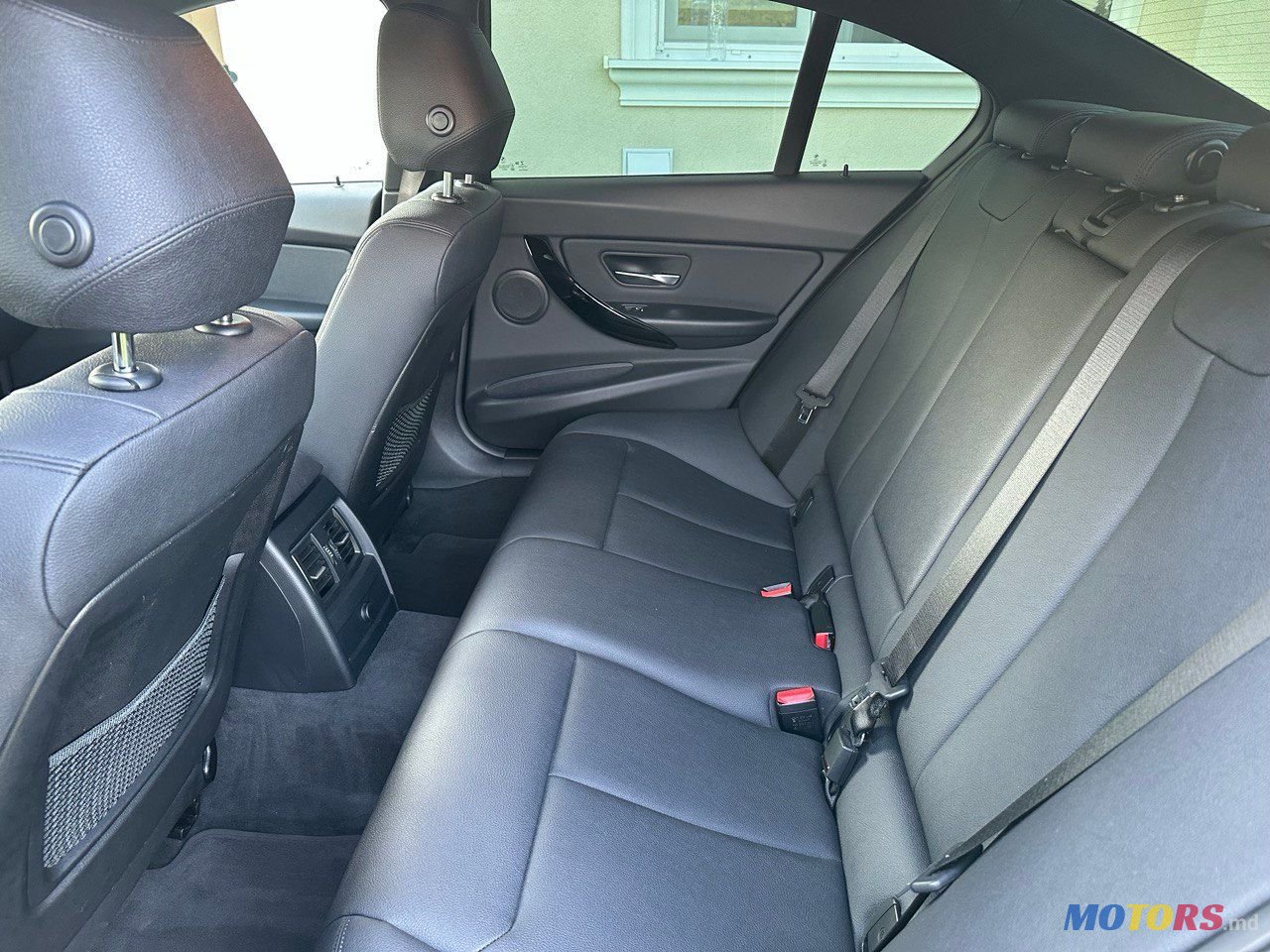 2017' BMW 3 Series photo #6