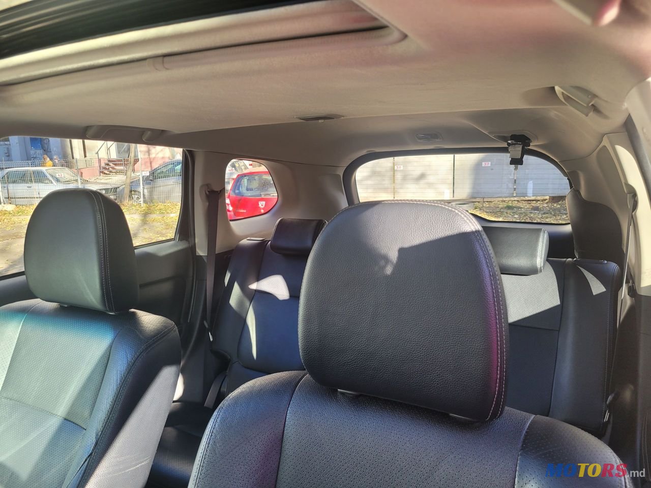 2014' Mitsubishi Outlander photo #4