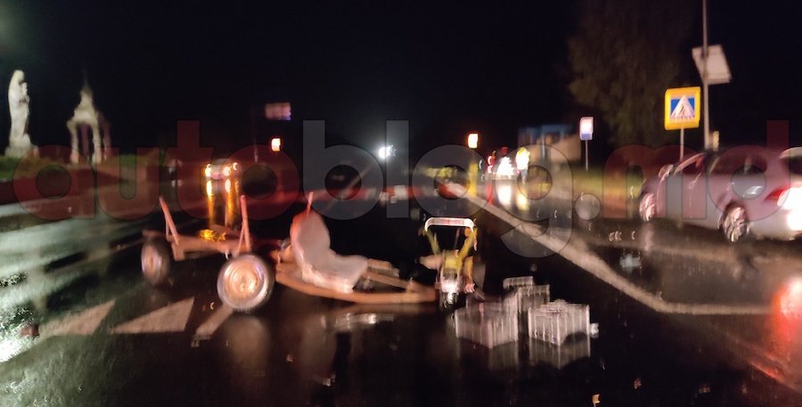 Accident grav lângă Brăviceni, raionul Orhei. Un motocultor a apărut pe traseul R6 fără asigurare şi a fost spulberat