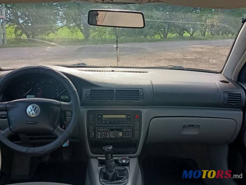 1998' Volkswagen Passat photo #6